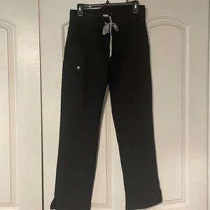 FIGS black scrub pants size small